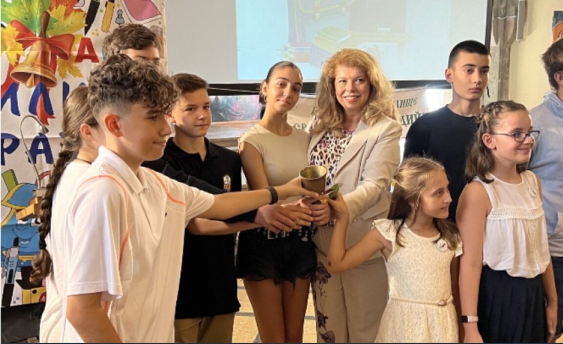 Iliana Iotova opens the school year at St. St. Cyril and Methodius Bulgarian school in Barcelona