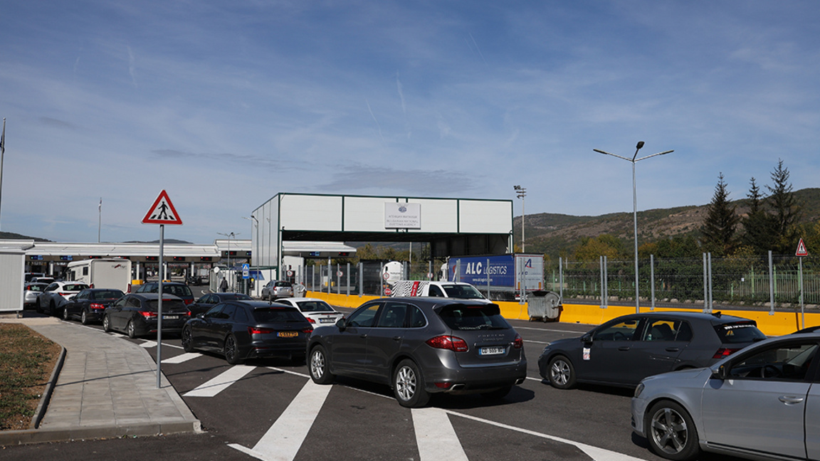 Es intenso el tráfico para coches que entran en Bulgaria desde Serbia 