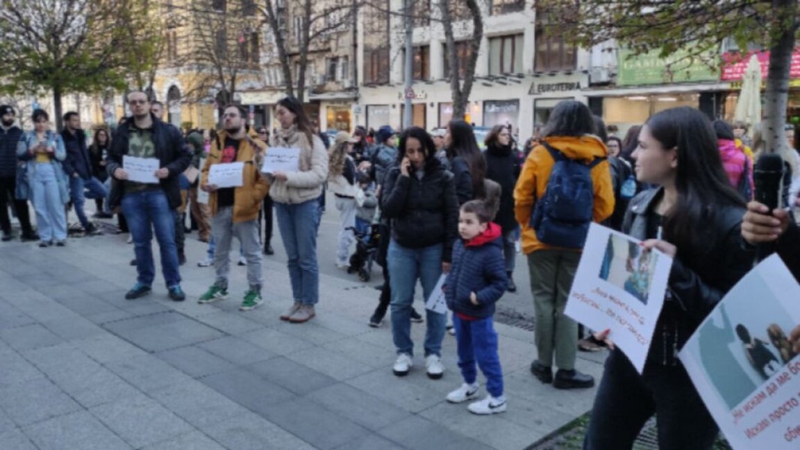Protesta en Sofía contra la baja condena del agresor de Adrián de 5 años de edad