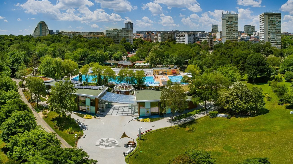 Организират парти за свободна размяна на дрехи във Флората  