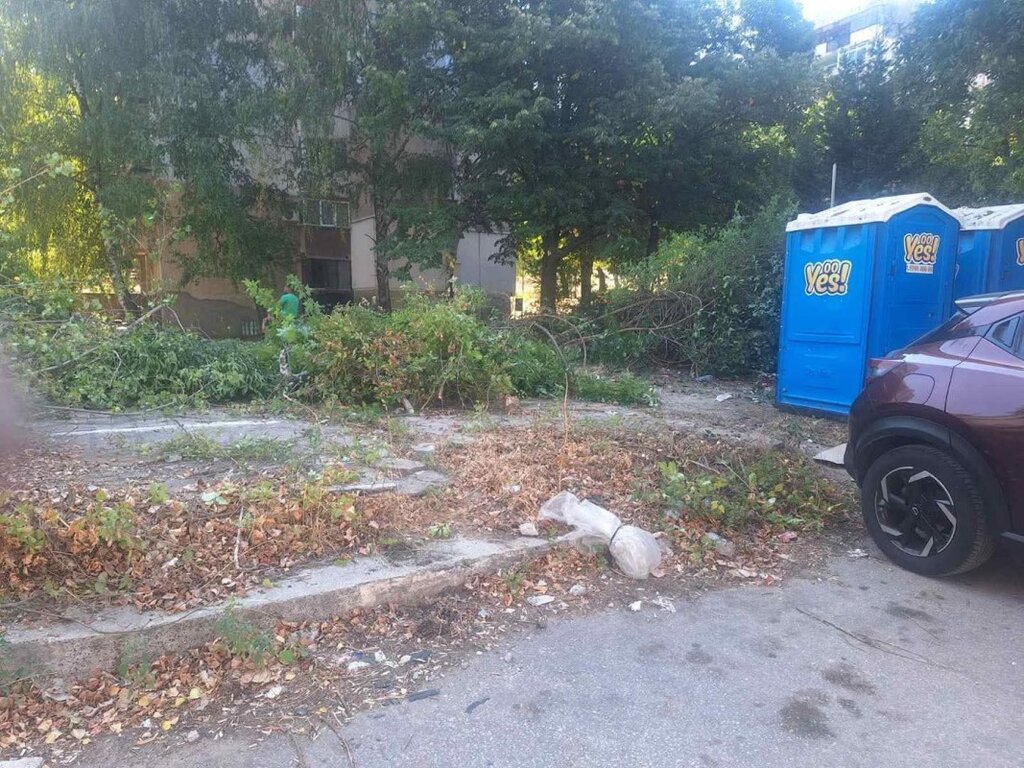 Продължава почистването на Враца