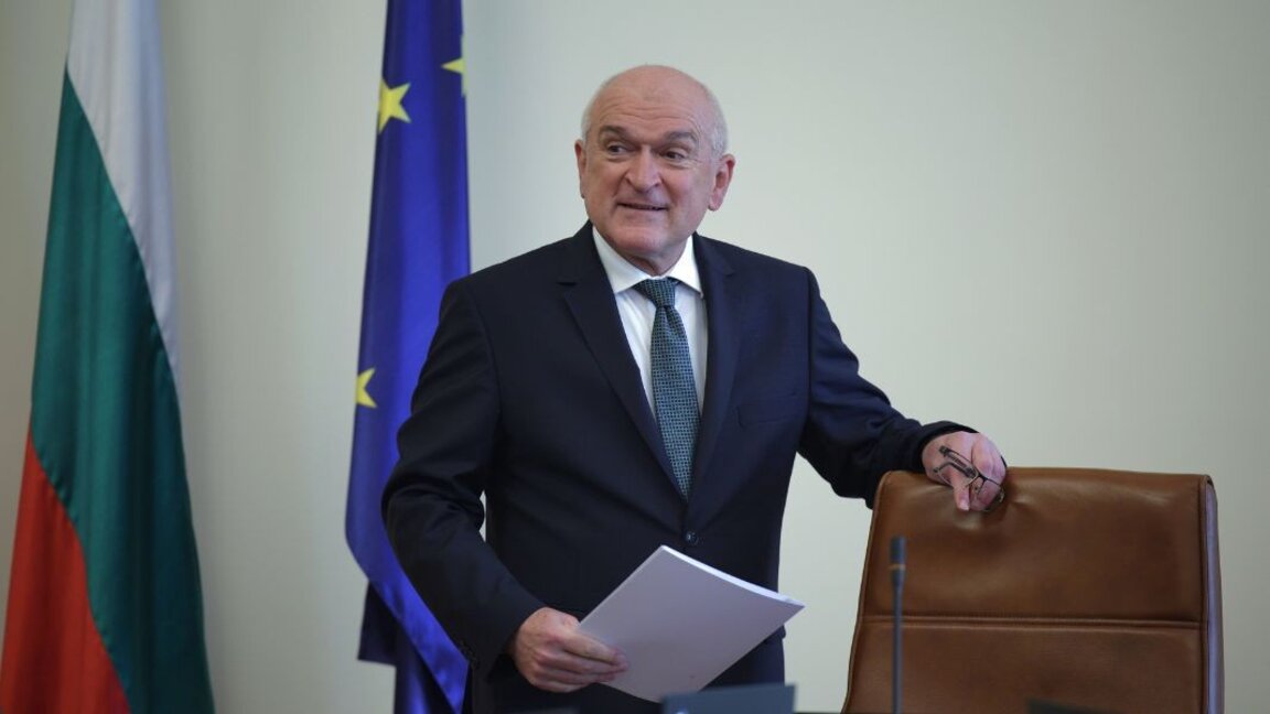 El primer ministro interino asume también el cargo de ministro de Exteriores