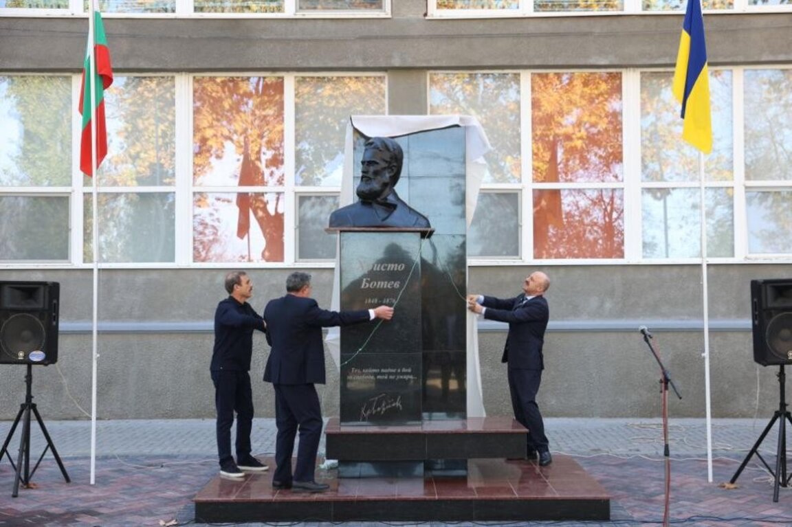 Bulgarian national hero Hristo Botev monument reopens in Izmail, Ukraine, amid air raid sirens