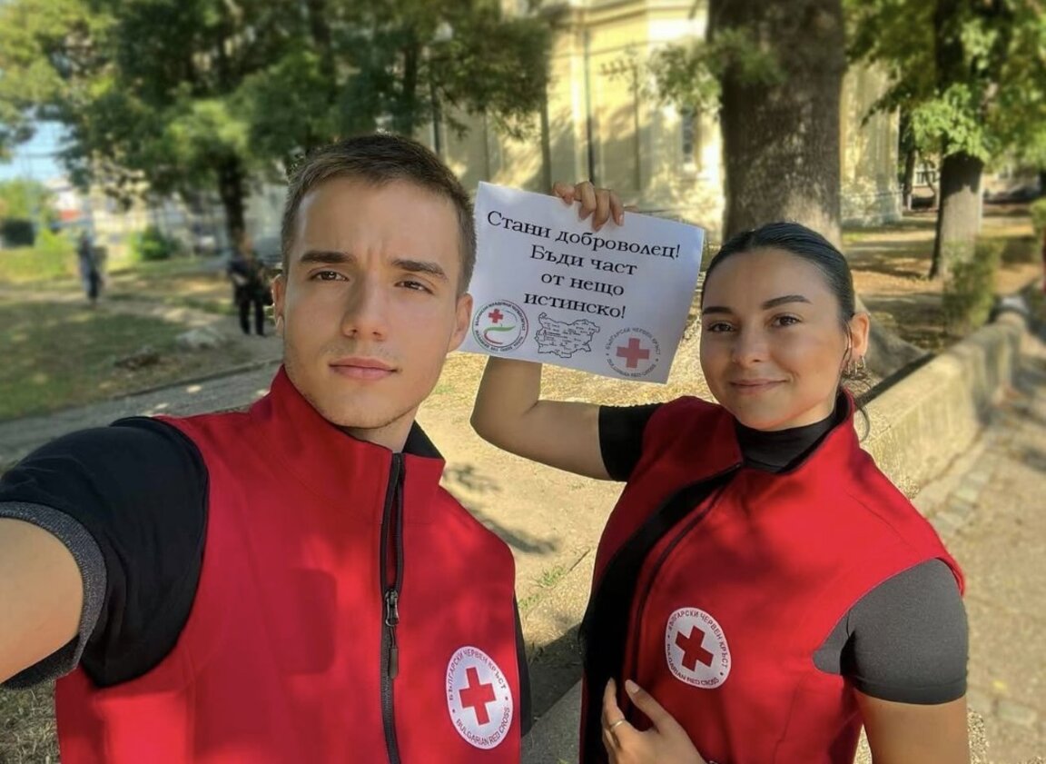За мисията на младите доброволци от най-голямата хуманитарна организация