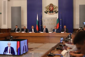 Денков: От първия си работен ден правителството "гаси пожари" след грешки на служебния кабинет