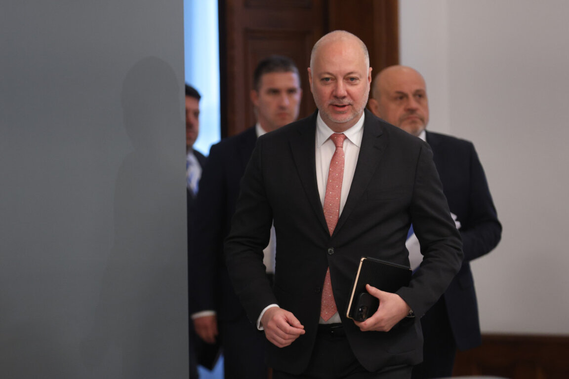 Jelyazkov hükümeti 4 yıllık yönetim vizyonuna sahip