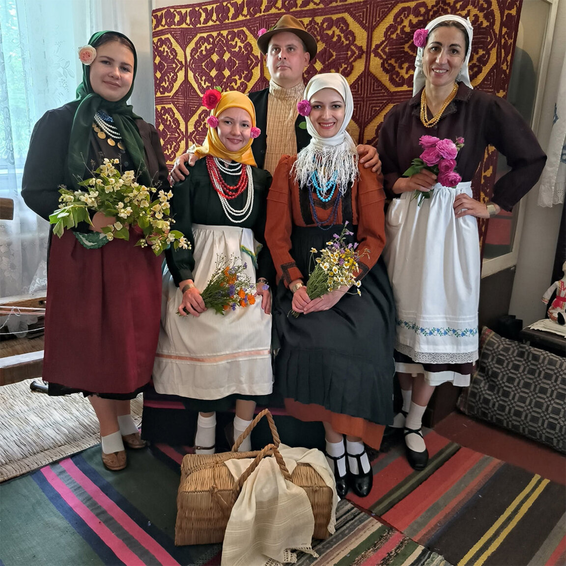 В Болград представиха традиционната рокля на бесарабските българки