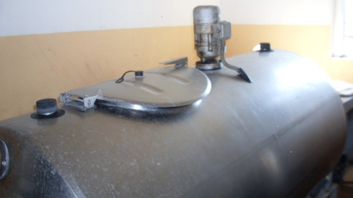 Мандра спря да изкупува мляко от видински ферми, животновъдите в безизходица