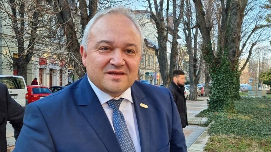 адв. Иван Демерджиев