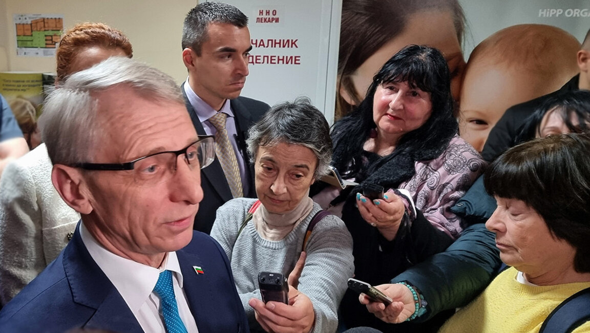 Prim-ministrul Denkov a vizitat maternitatea spitalului Montana de Ziua Moașelor