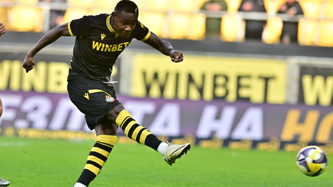 Самуел Калу реализира второ попадение срещу Спартак