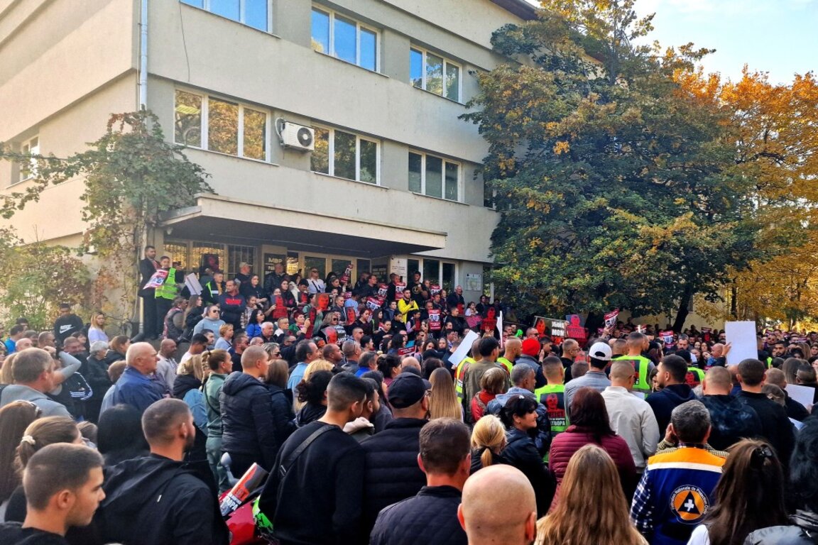 Протест в Търговище поиска оставки на полицейски шефове заради загинал моторист