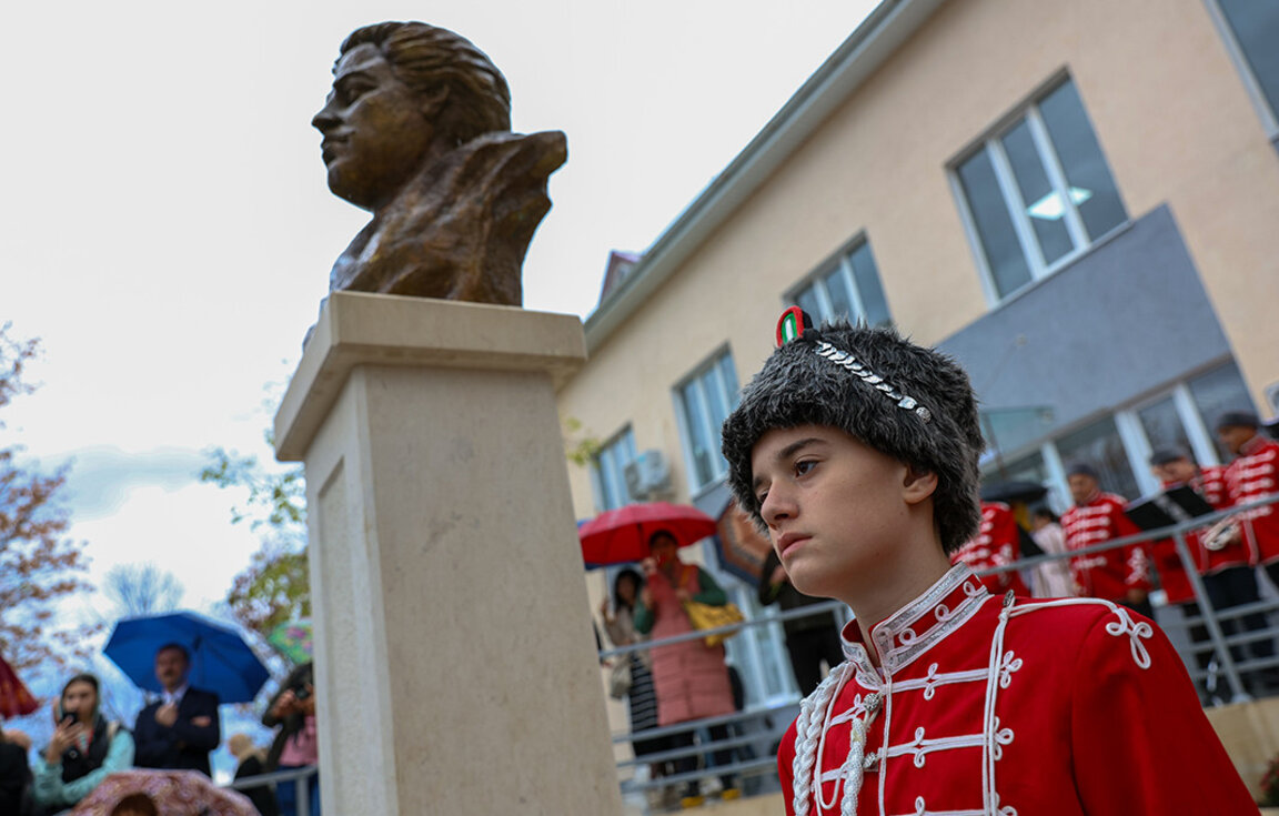 Бюст-паметник на Васил Левски в Тараклия, Молдова