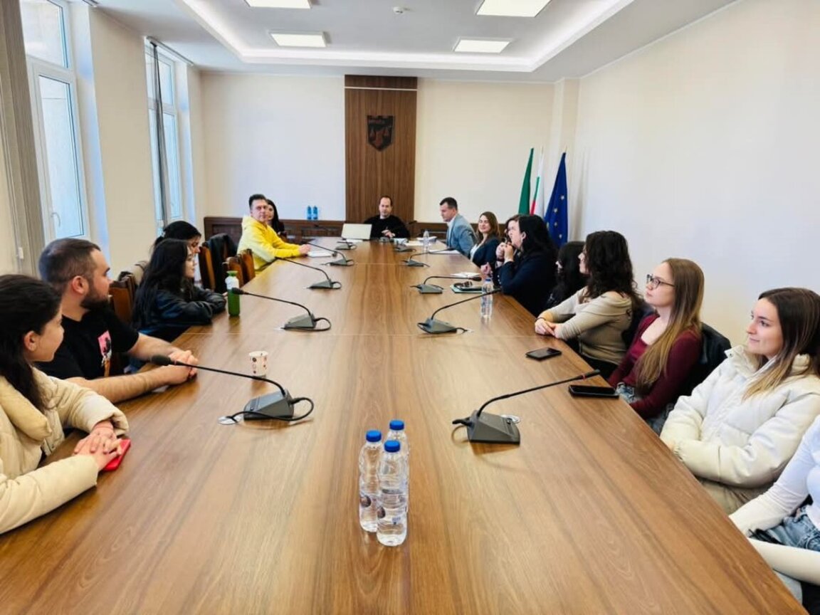 Студенти по архитектура правят проект за Враца