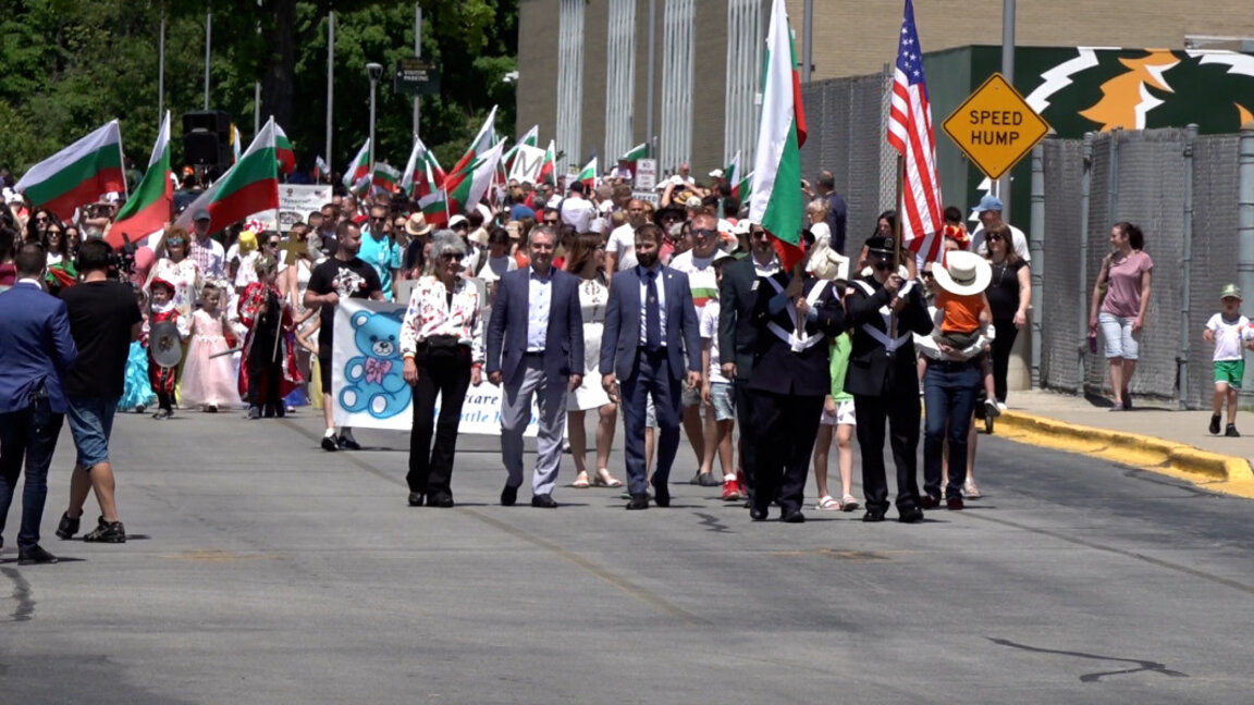Bulgarii din Chicago participă la Parada și celebrarea Alfabetului bulgăresc de iluminare și cultură bulgară