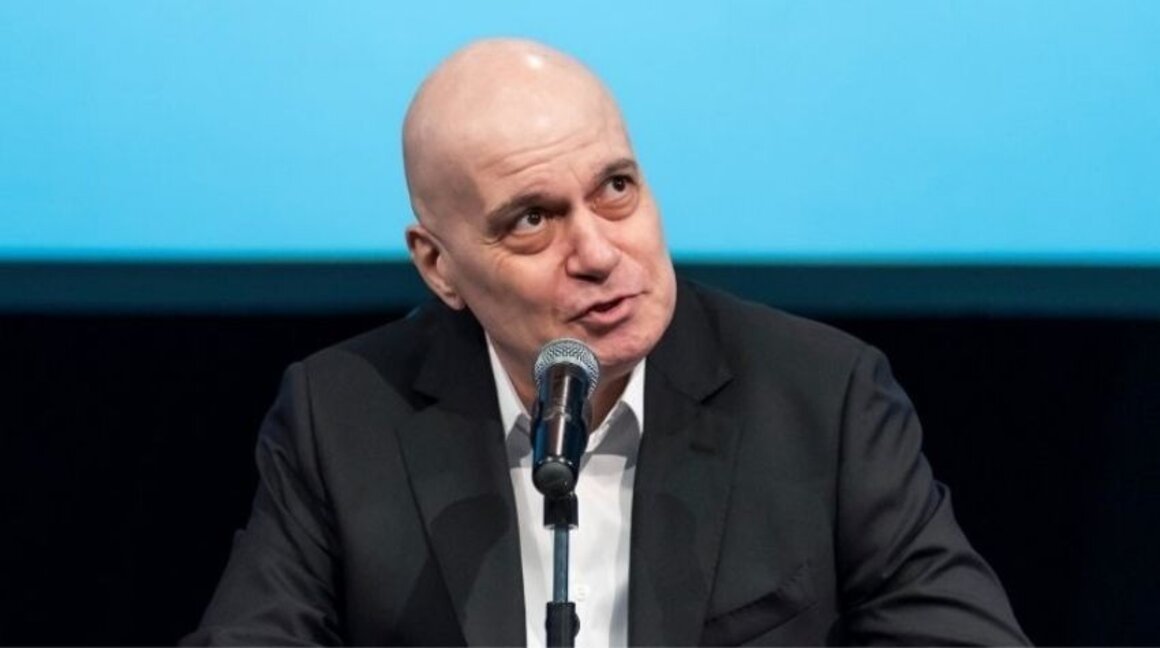 Слави Трифонов