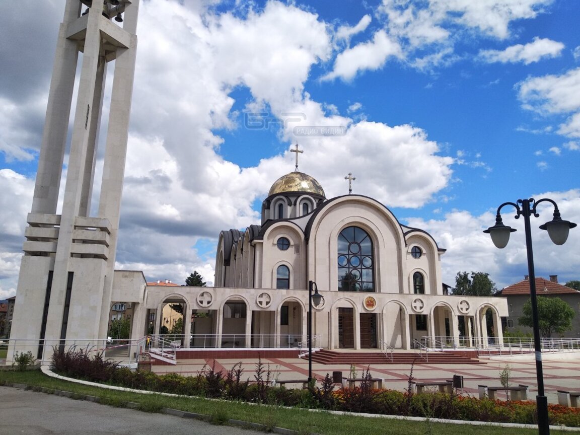 Чудотворни мощи на петима светци пристигат в Монтана
