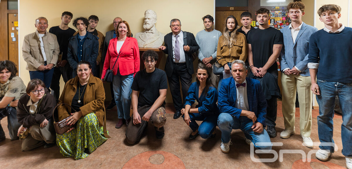 Съединения, независимости и други граждански ценности – историята отвъд шаблона