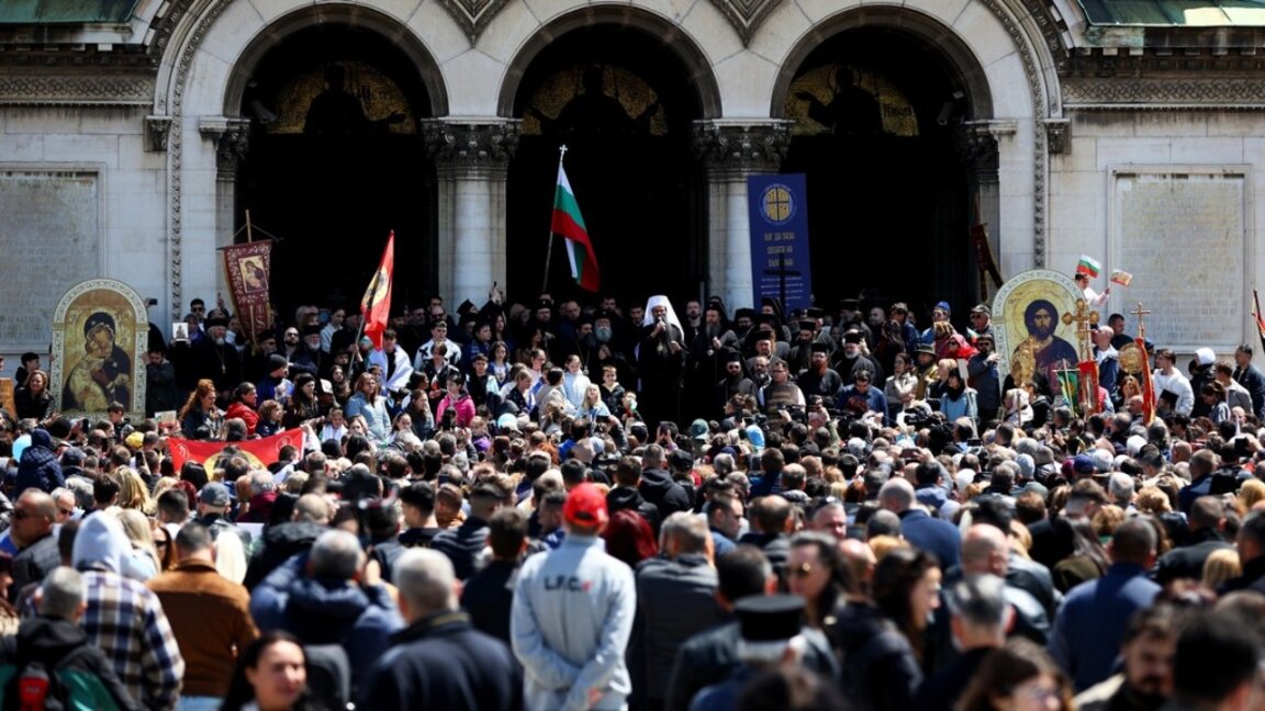 БПЦ подкрепи гражданско шествие за въвеждането на учебен предмет, свързан с добродетели и религия. 17 май 2025 г.