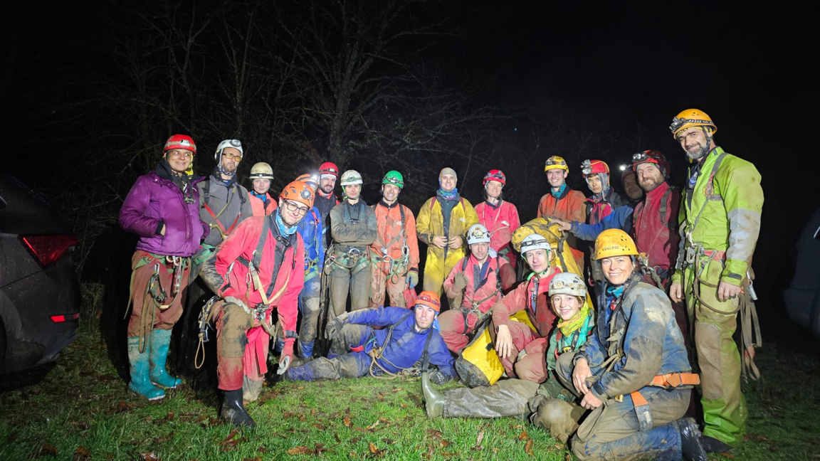 Пещерни водолази проучиха 270 м сифон в пещерата "Падалото"