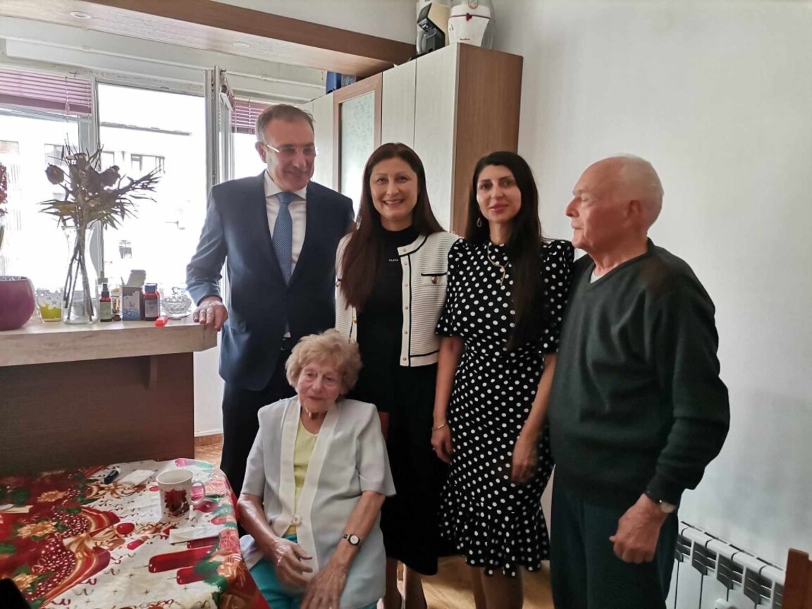 Осигурени са парите за програмите "Грижа в дома" и "Топъл обяд"