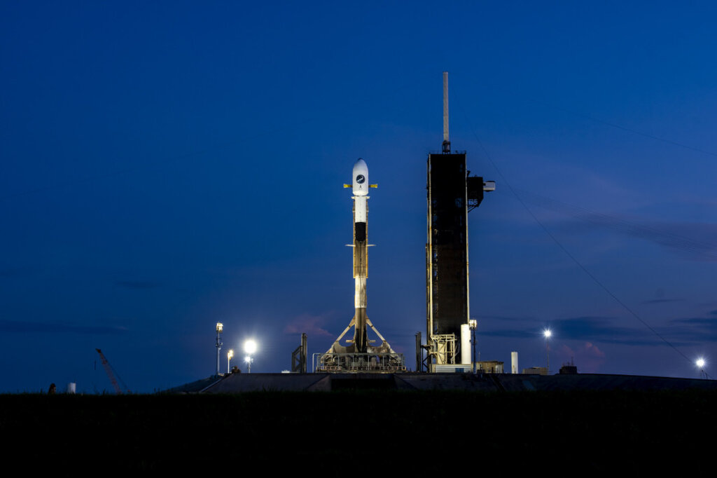 SpaceX изстреля ракетата "Фалкон 9" с тайния военен дрон X-37B