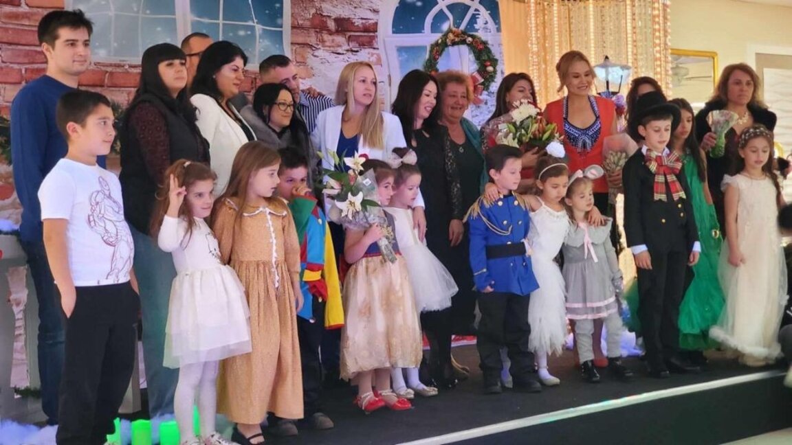 „Bună, mare” – un salut muzical din partea copiilor bulgari din Las Vegas păstrează emoțiile însorite ale verii