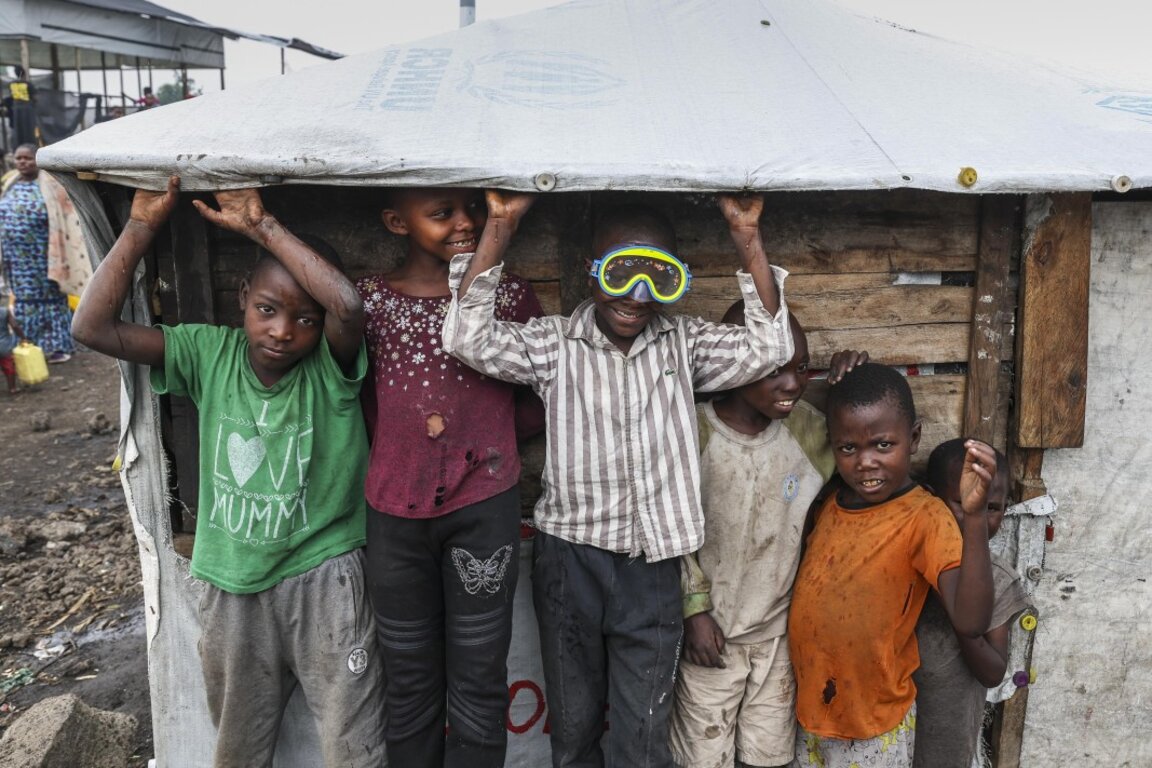 Разселени деца в лагер в Гома, ДР Конго, 3 февруари 2025 г.