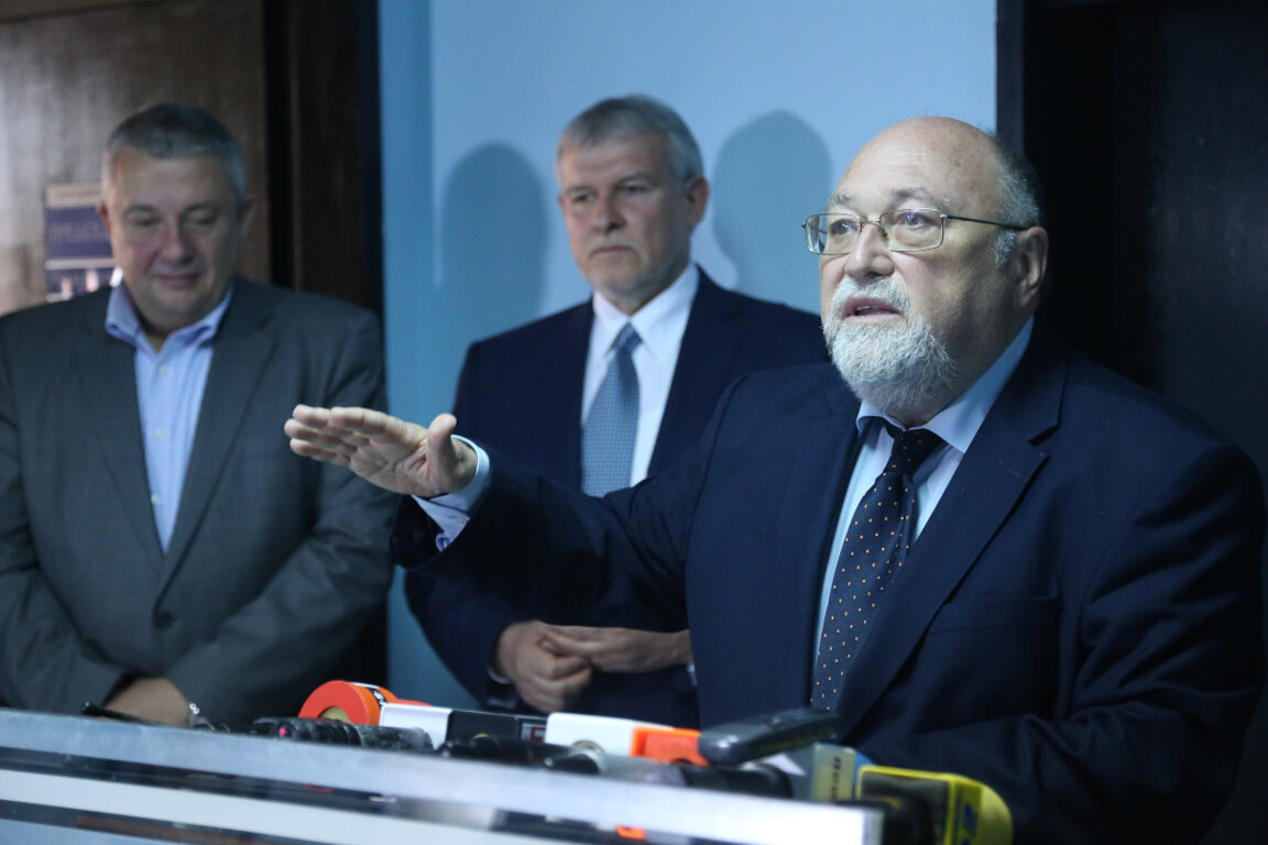 El líder del SDS, Rumen Hristov, calificó de gran éxito para el partido las elecciones al PE, en las que ganó el mandato de eurodiputado Alexander Yordanov, propuesto por el SDS, quien figuraba en la lista del GERB.