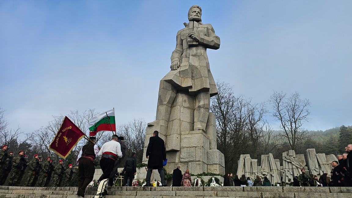 България чества 178 години от рождението на Христо Ботев