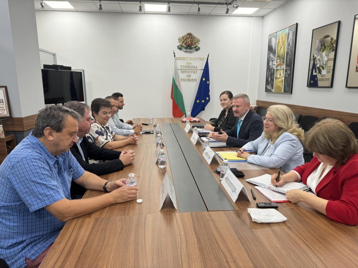 Възобновяват работата по промените в Закона за туризма, свързани със създаването на Гаранционен фонд