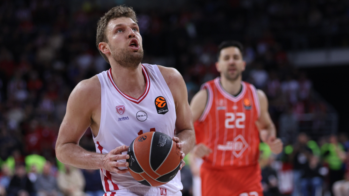 Aleksandar Vezenkov named EuroLeague MVP for second time