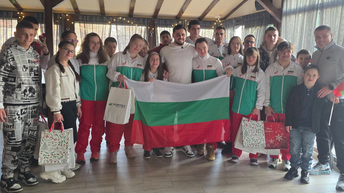 Карлос Насар се срещна със спортисти от ФАФА България в навечерието на Коледа