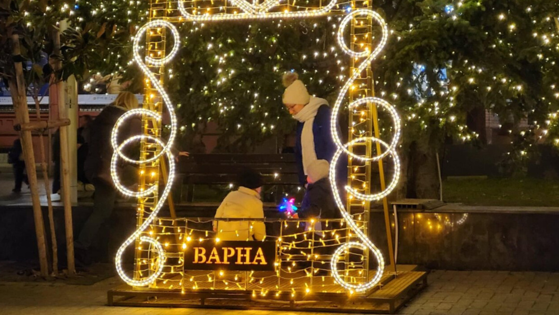 Студ и вятър в новогодишната нощ във Варна