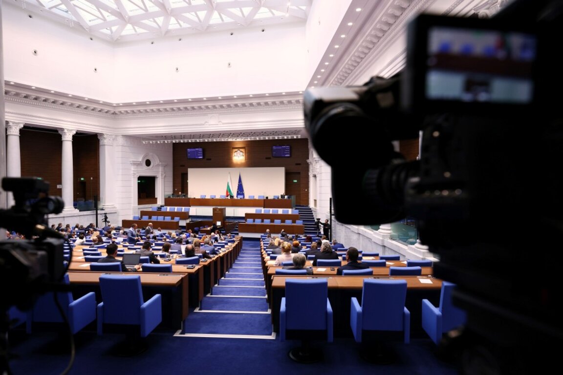 И при петия опит няма избран председател на НС