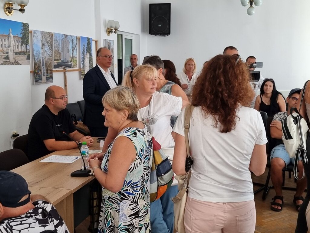 Над 100 безработни се включиха в трудова борса в Ямбол