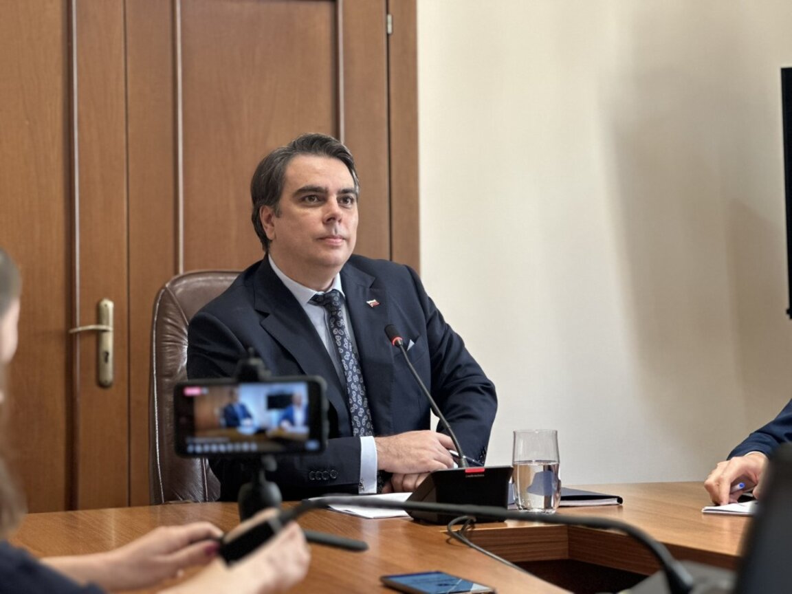 Асен Василев
