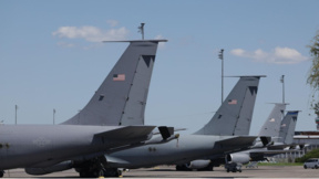 Los partidos se enfrentaron por los aviones estadounidenses en “Bezmer”