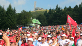 Socialistët mblidhen në mitingun tradicional në Buzlluxha