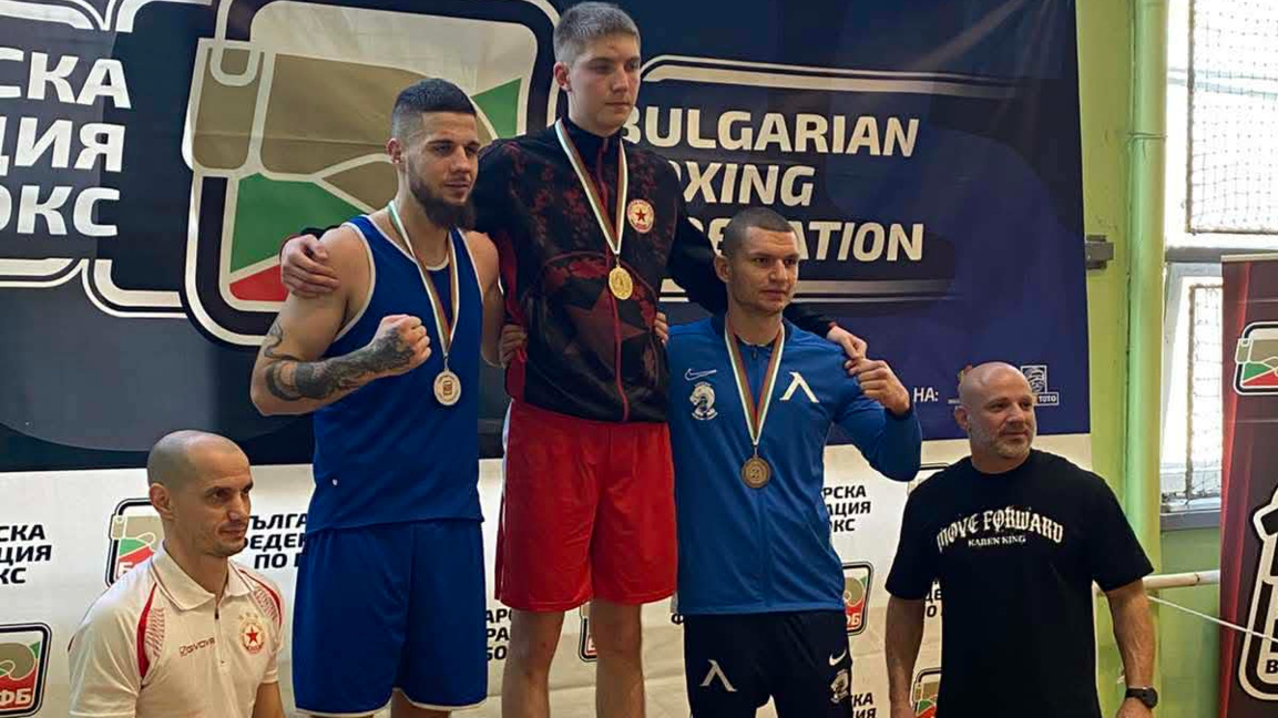 Георги Нойков със сребърен медал в категория до 85 килограма