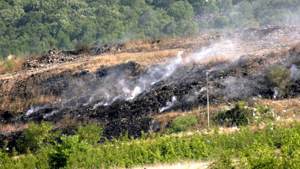 Откриват рекултивирана клетка на сметище...