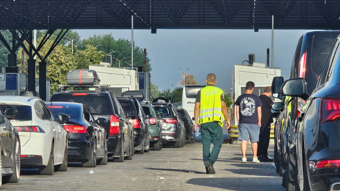 Traffic is heavy at Kapitan Andreevo checkpoint between Bulgaria and Turkey