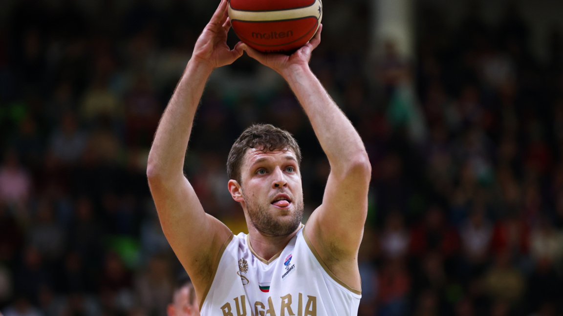 Александър Везенков