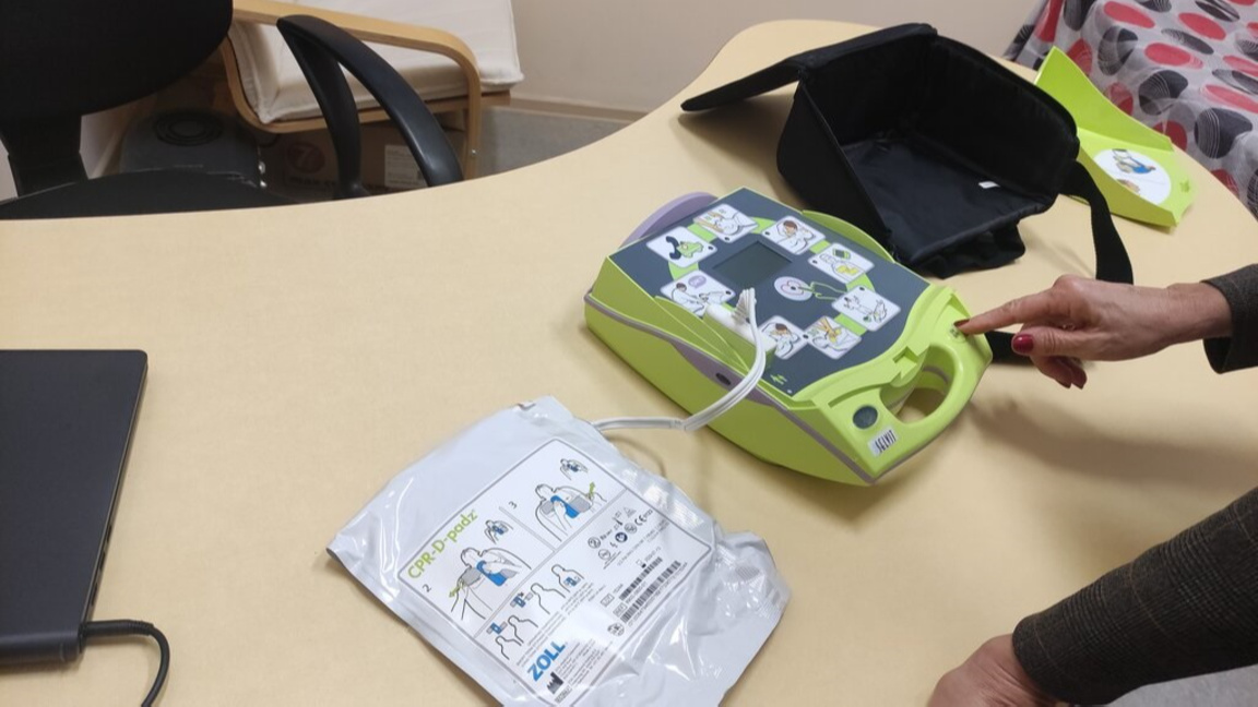 Достъпни дефибрилатори – по-безопасни обществени пространства