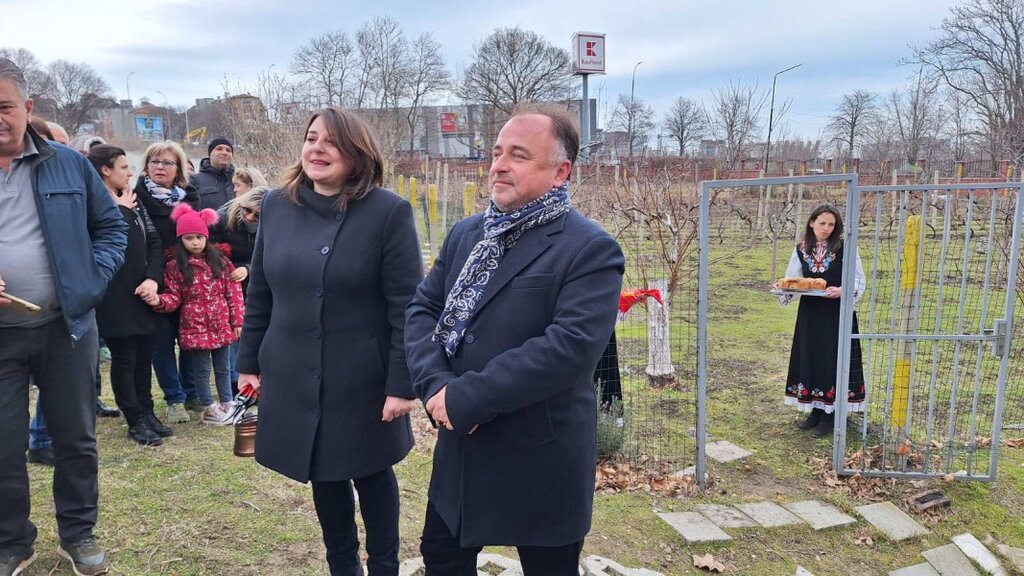 Ритуално зарязване на лозята и конкурс за най-добро вино в ТУ - Варна