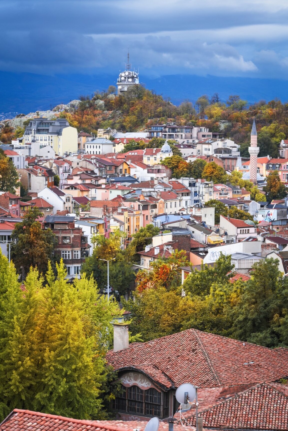 "Точно днес" от минало към бъдеще