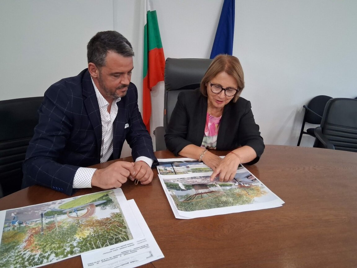 Представиха проектите за Областната управа и улица "Младежка"