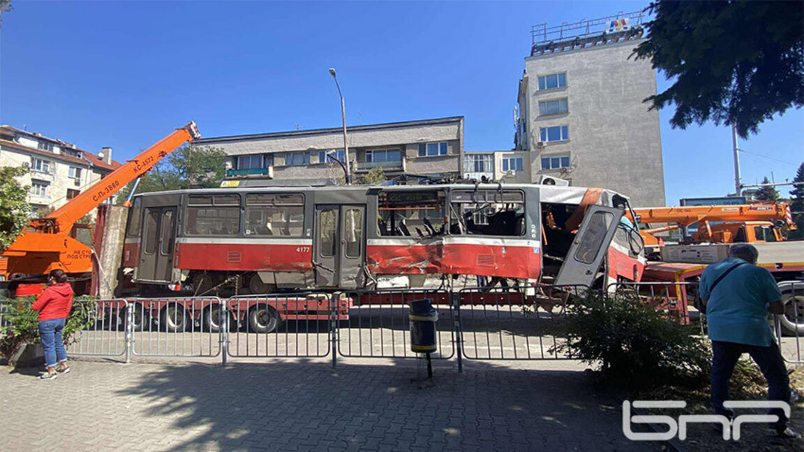 Трайчо Трайков: Щетите по подлеза от дерайлиралия трамвай са за десетки хиляди лева