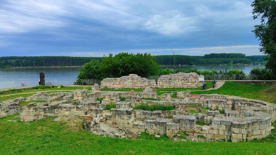 Според проф. Г. Атанасов има пряка връзка между делото на Кирил и Методий и Патриаршеския комплекс