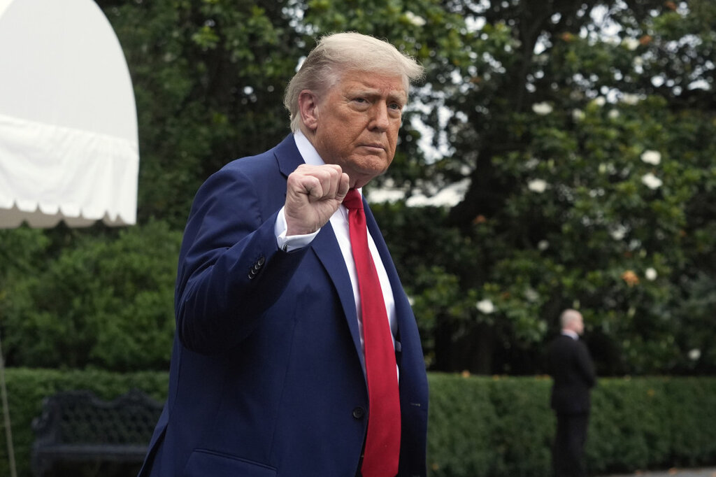 Тръмп изпрати две ядрени подводници в "подходящите региони" след "провокации" на Медведев